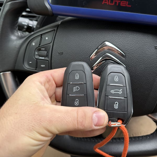 🔑 Kompleksowe wykonanie kluczy inteligentnych (Keyless) – od 500 zł